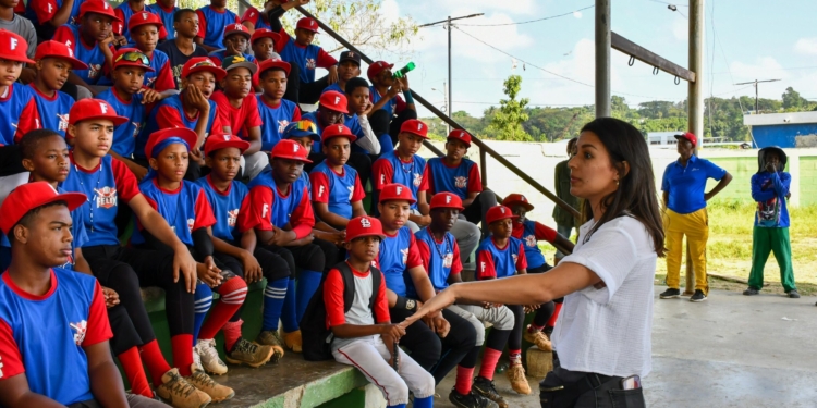 La DCNB impulsa programa integral de educación y salud mental para prospectos de béisbol