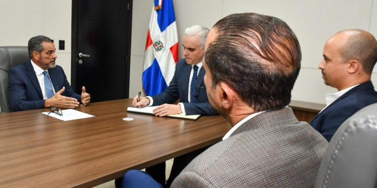 DCNB y MINERD trabajan en conjunto para fortalecer la formación educativa de los peloteros dominicanos