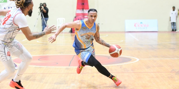 Los Trenes de SDN derrotan a Los Mina con gran actuación de Kelvin Fulcar