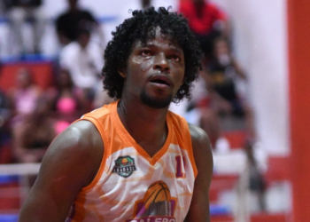 Calero derrota a Caobas City y continúa invicto en el torneo de baloncesto superior ABASADO