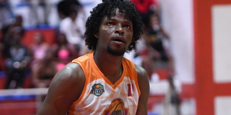 Calero derrota a Caobas City y continúa invicto en el torneo de baloncesto superior ABASADO