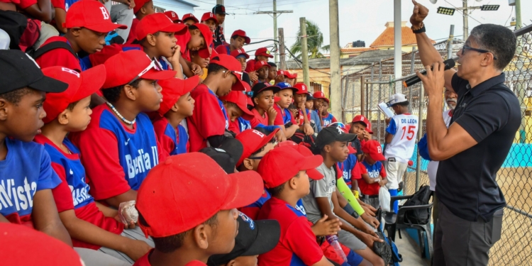 DCNB realiza charla motivacional en Buena Vista Segunda de Villa Mella