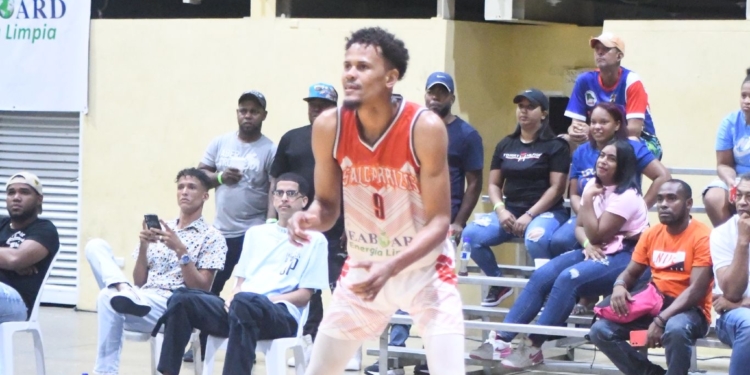 Caminantes de Los Alcarrizos vencen a Los Mina y toman ventaja en la semifinal “B” del Torneo ABASADO