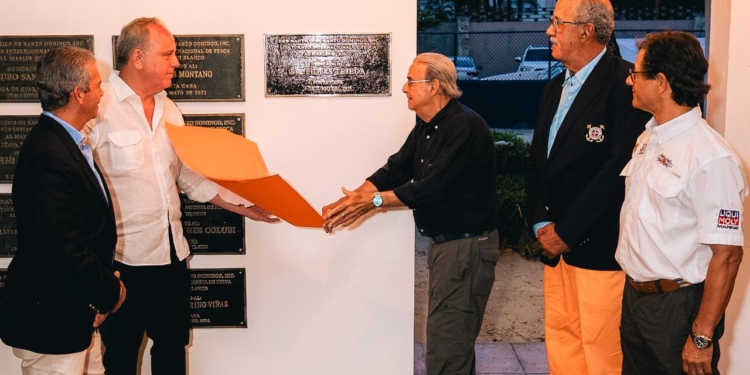 Equipo “Adbul Fishing” lidera primer día del Torneo Internacional de Pesca al Marlin Blanco en Cabeza de Toro