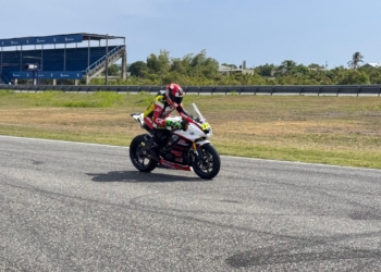 Persio López se impone en la categoría reina del motociclismo en el Gran Premio Yokohama