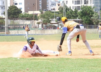 UNAPEC arrasa con tres triunfos y sigue invicto en la Liga de Béisbol Universitario