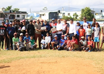 DCNB y MLB entregan remozado el estadio de béisbol Palmarito en Bonao