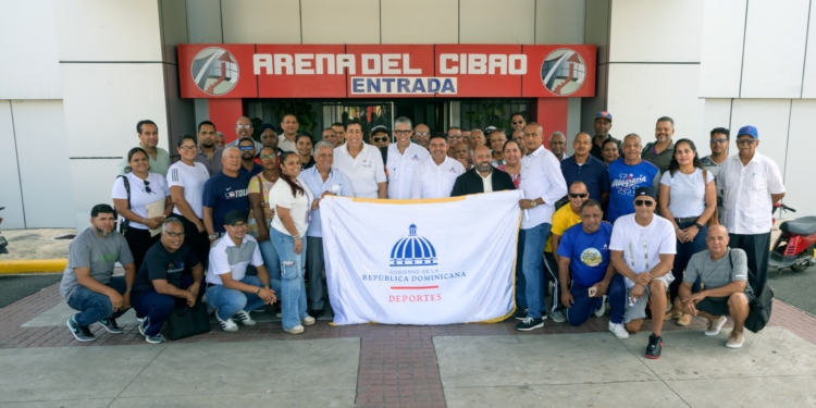 La DCNB capacita a más de 70 entrenadores de béisbol en Santiago