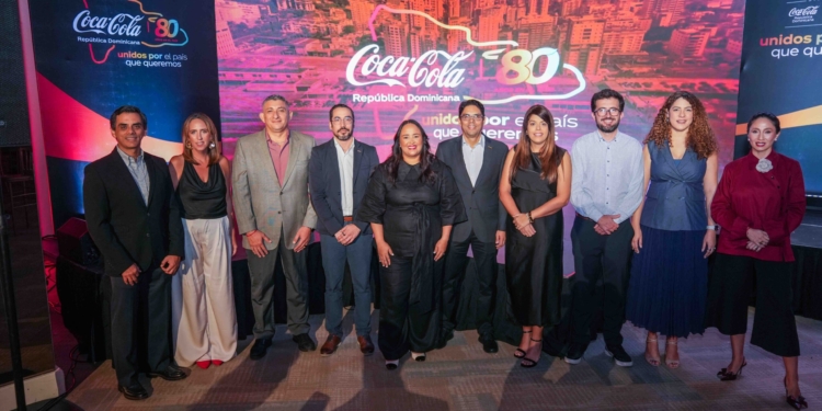 Sistema Coca-Cola clausura la celebración de su 80 aniversario en el país