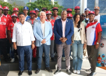 DCNB recibe al presidente internacional de la Pony League