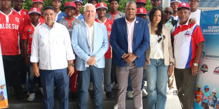 DCNB recibe al presidente internacional de la Pony League