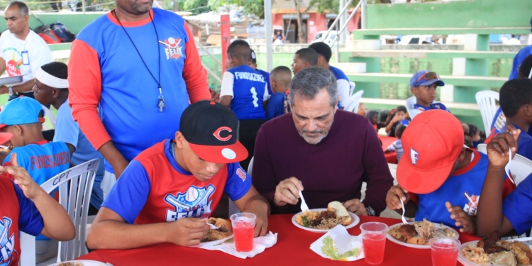 La DCNB comparte almuerzo y agasaja a las ligas del sector La Zurza