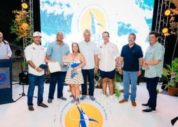 Equipo “Los Bandoleros” conquista honores en torneo internacional de pesca al Marlin Blanco