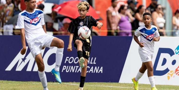 MICFootball Punta Cana 2026 inicia su fase de grupos con goleadas y gran participación internacional